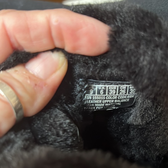 SKECHERS SHORTIE BOOTS - Picture 6 of 7